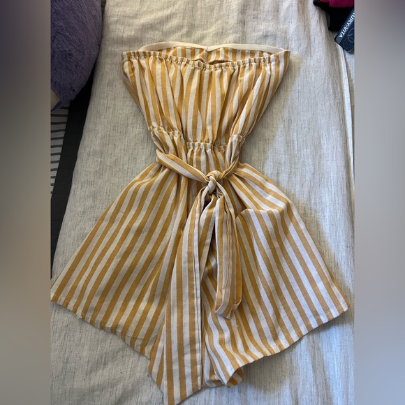 Cute SHEIN romper - Picture 2 of 2